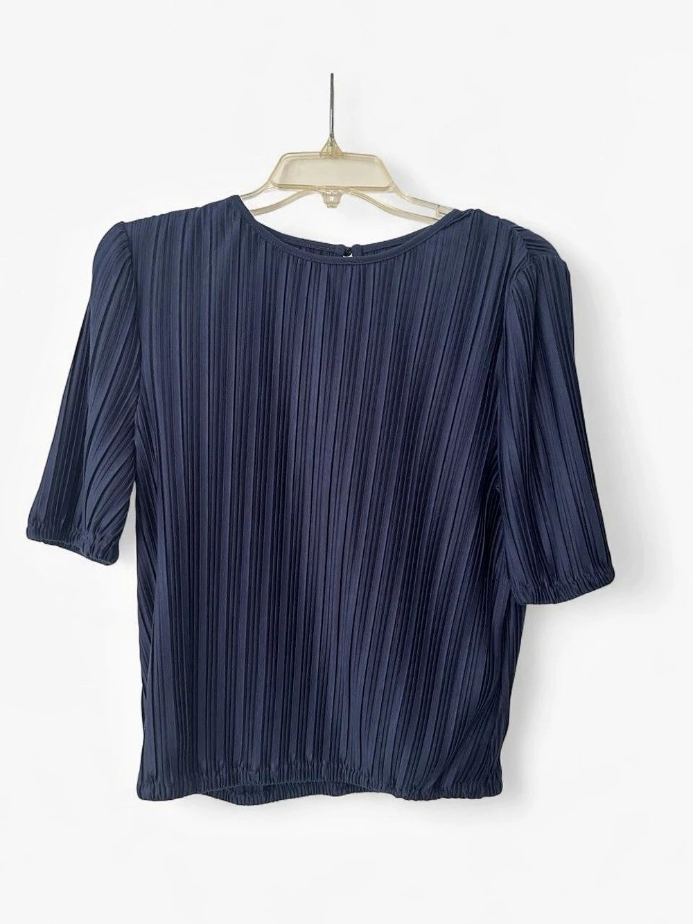 Wonderly Pleated Short Sleeve Top in Blue Size PS Like New
